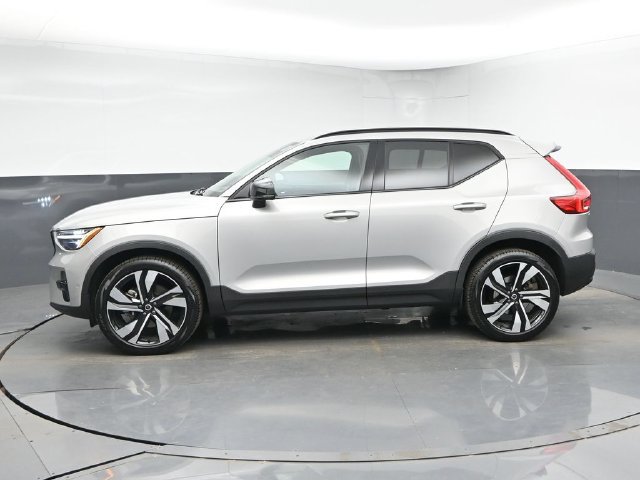 Used 2023 Volvo XC40 B5 Ultimate w/ Protection Package Premier AWD/4WD image 6