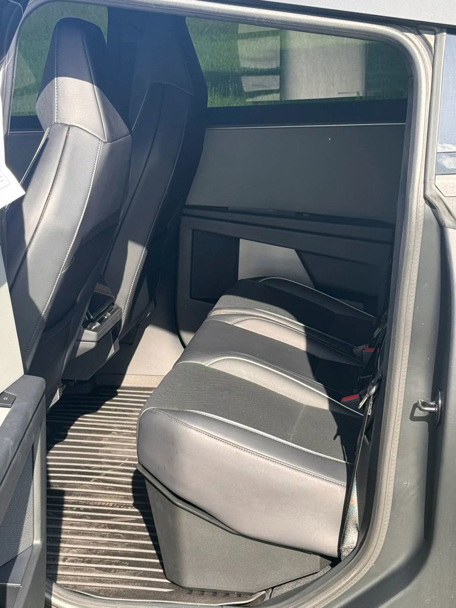 Used 2025 Tesla Cybertruck AWD Crew Cab image 11