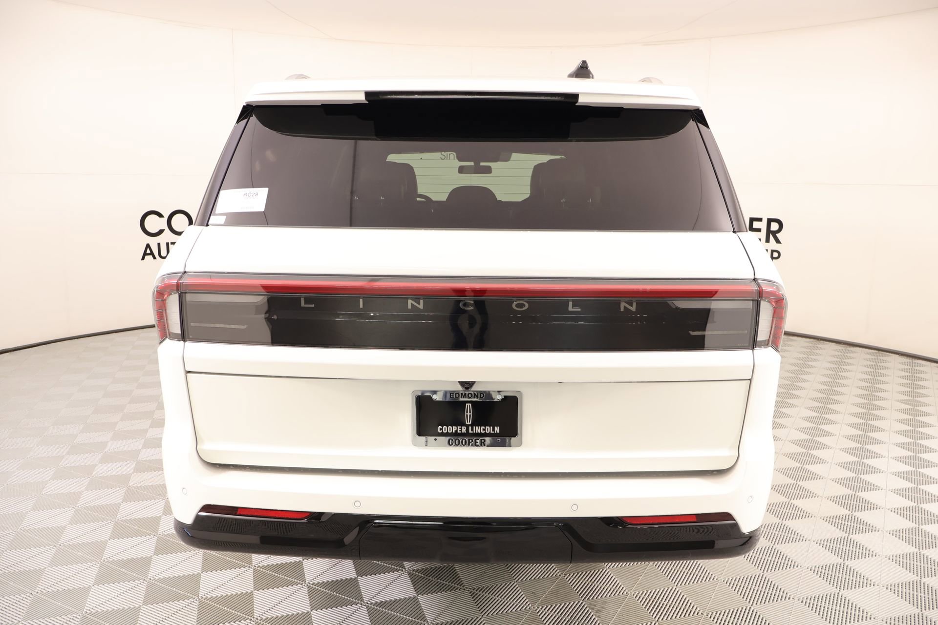 New 2026 Lincoln Navigator L Black Label AWD/4WD image 23