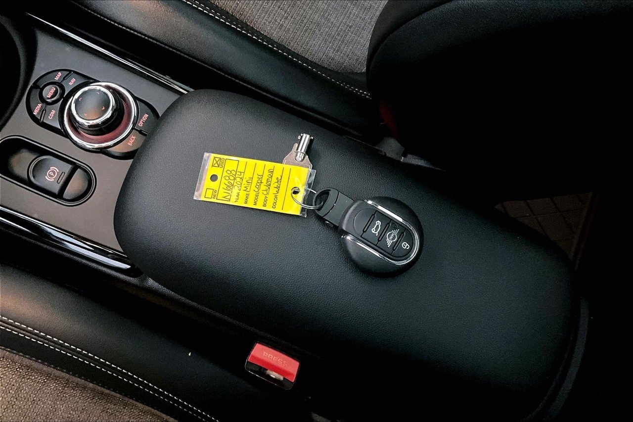 Used 2024 MINI Cooper Clubman S image 35