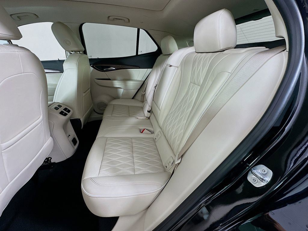 Used 2022 Buick Envision Avenir w/ Technology Package II image 25