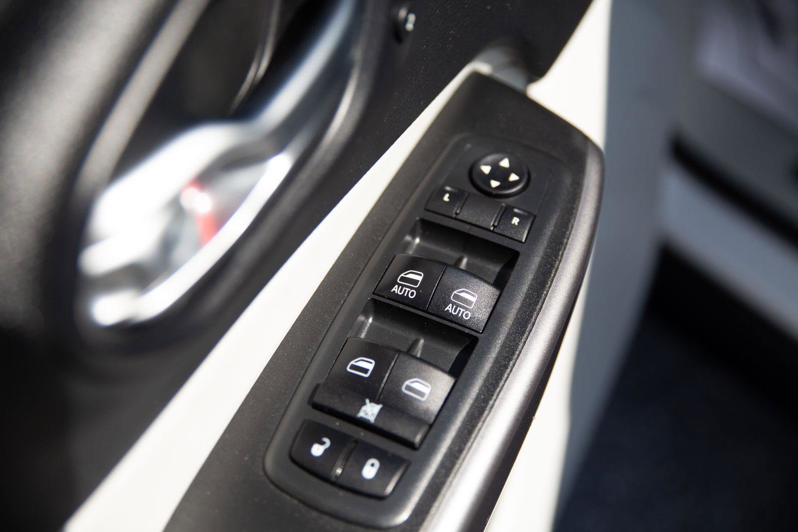 Used 2019 Jeep Cherokee Limited AWD/4WD image 20
