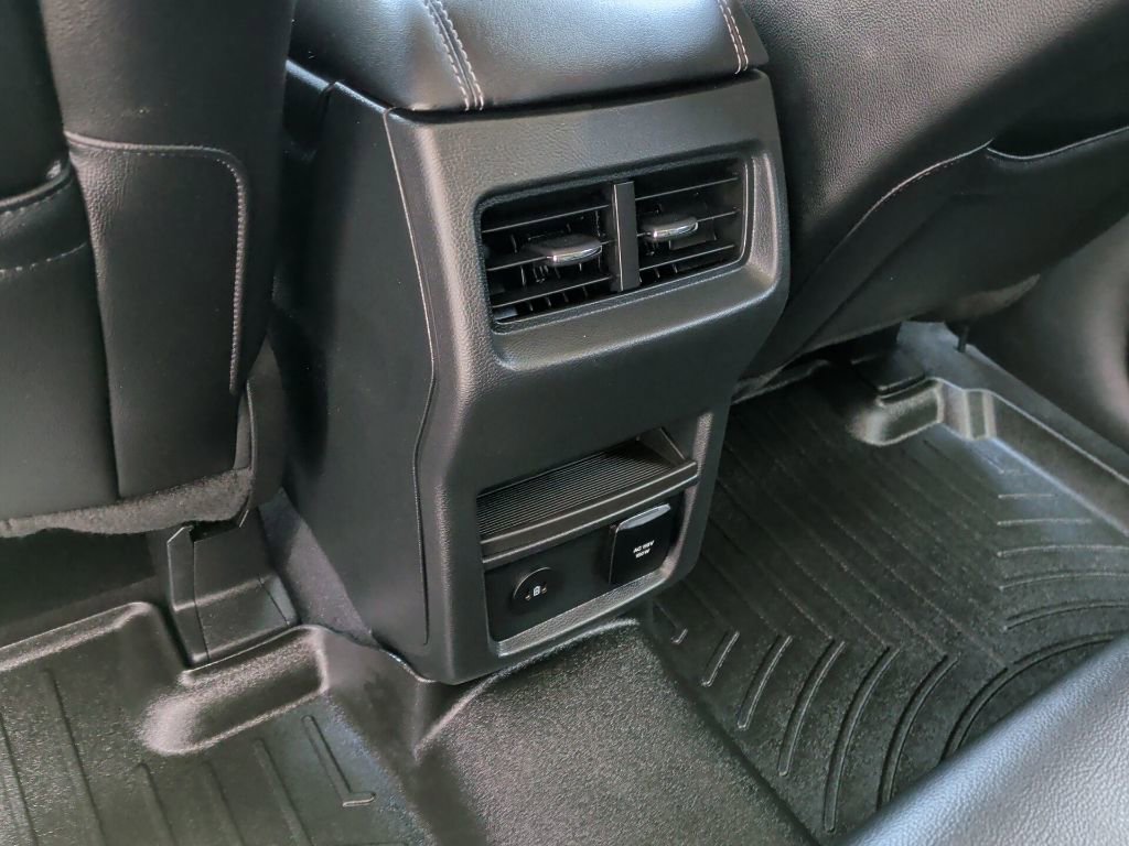 Certified 2024 Ford Edge Titanium AWD/4WD image 11