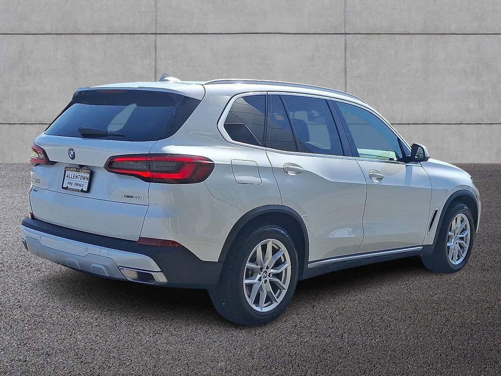 Used 2023 BMW X5 xDrive40i w/ Premium Package AWD/4WD image 4