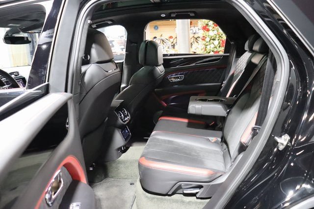 Used 2021 Bentley Bentayga Speed AWD/4WD image 37