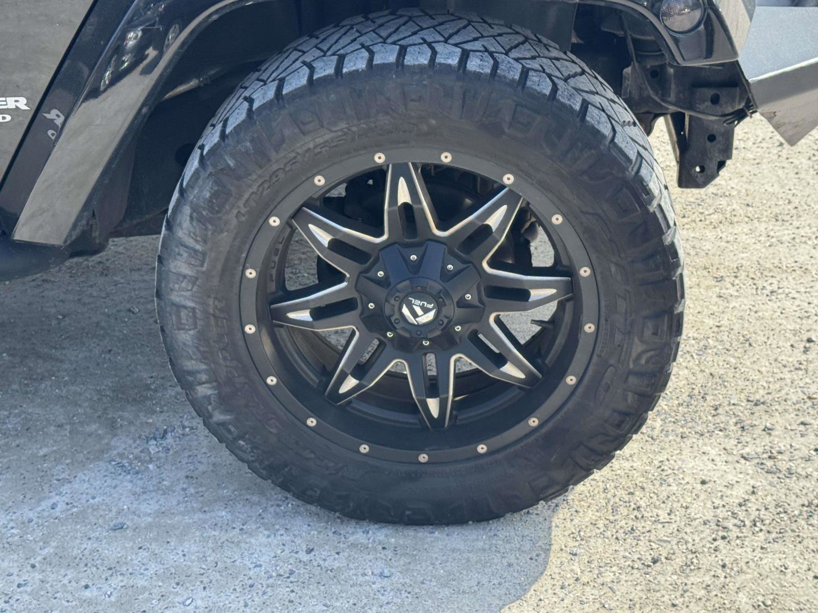 Used 2015 Jeep Wrangler Unlimited Sahara AWD/4WD image 6