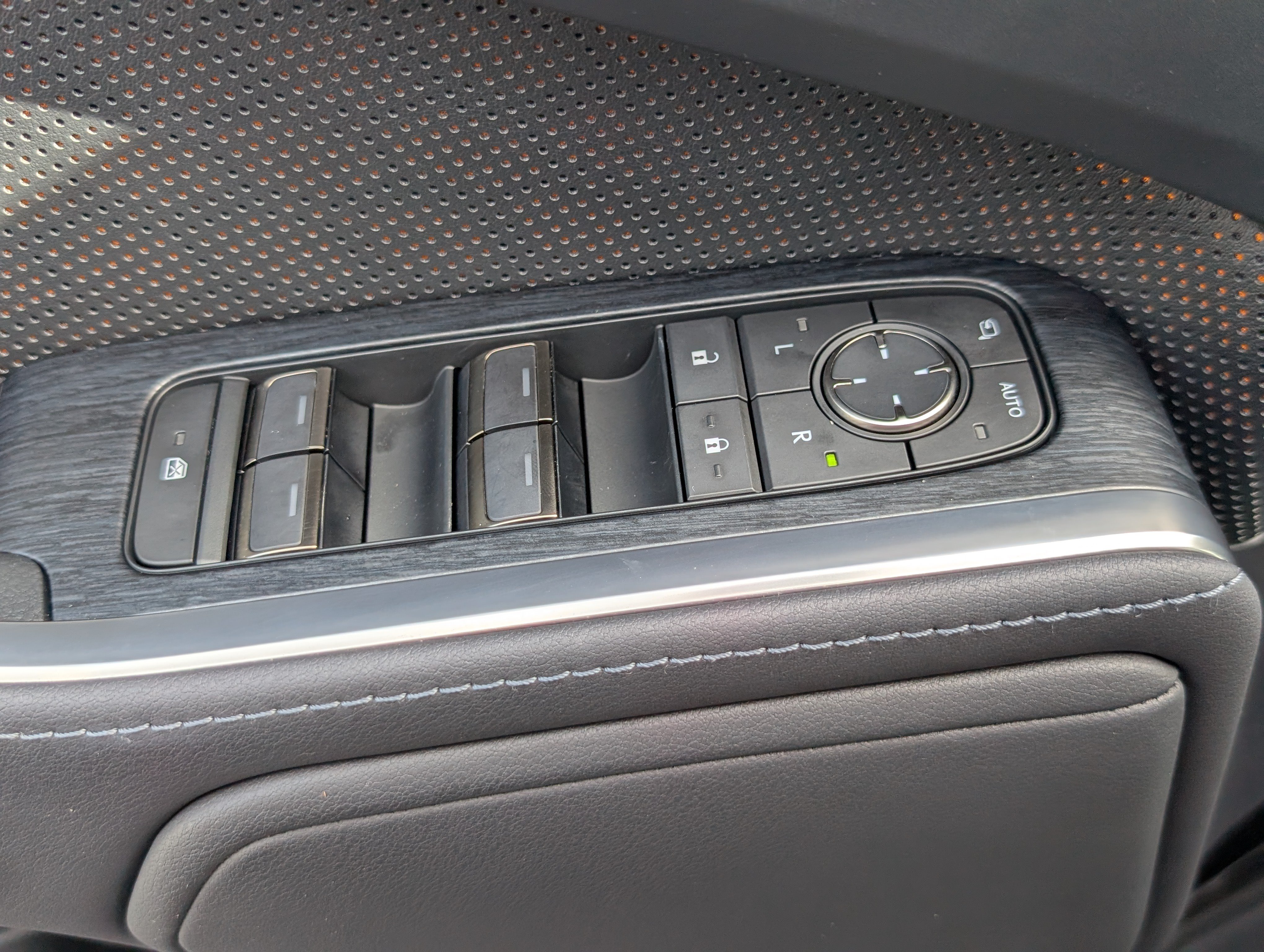 Certified 2025 Lexus GX 550 w/ Accessory Package (2T) AWD/4WD image 22