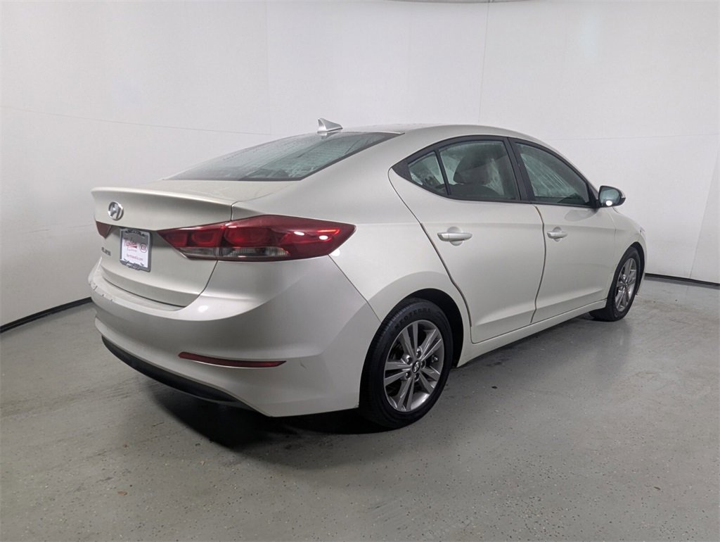 Used 2017 Hyundai Elantra SE image 7