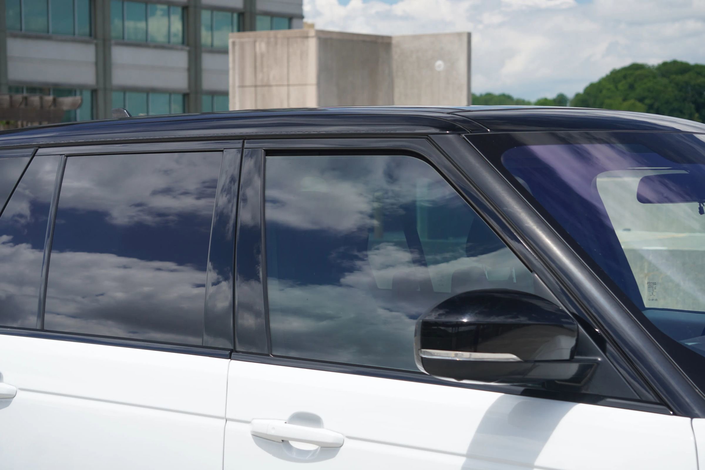 Used 2016 Land Rover Range Rover HSE image 35