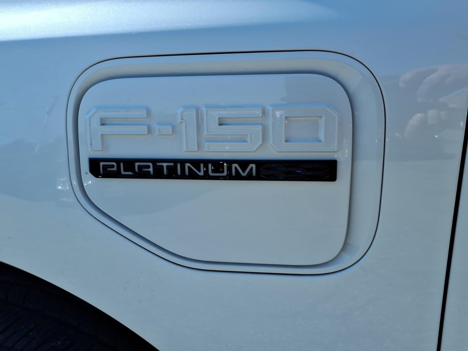 Used 2022 Ford F150 Lightning Platinum AWD/4WD image 11