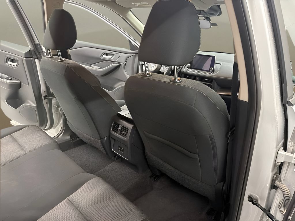 Used 2024 Nissan Rogue SV FWD image 23