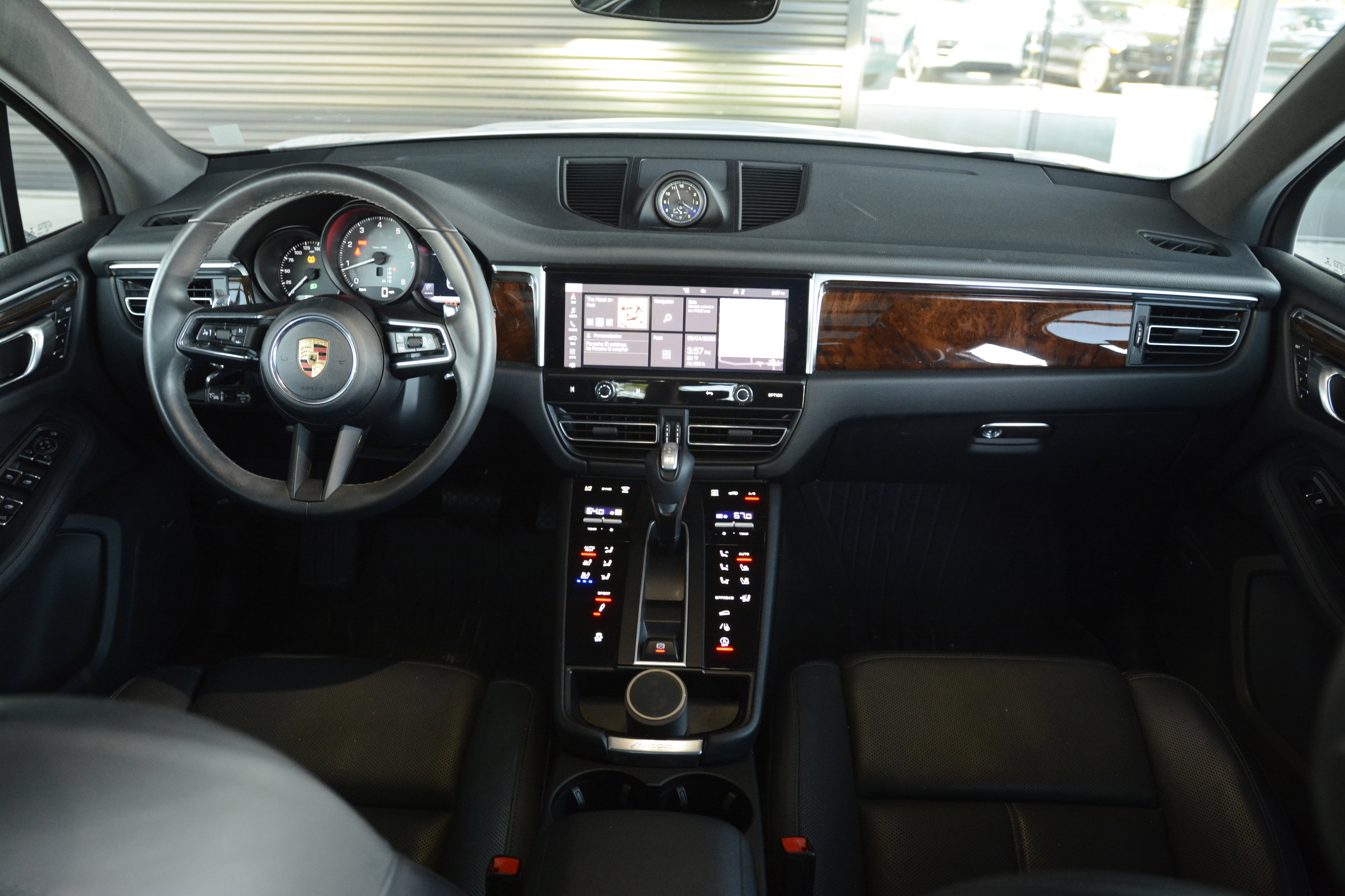 Certified 2022 Porsche Macan S AWD/4WD image 12