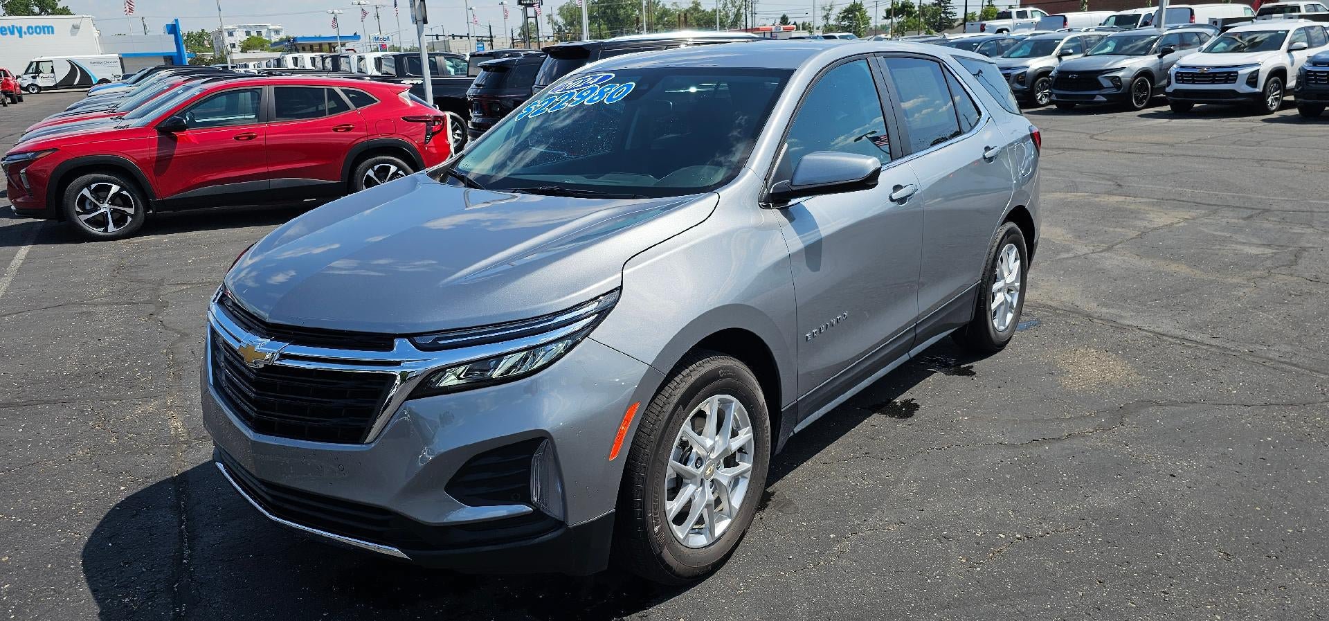 Used 2024 Chevrolet Equinox LT FWD image 3