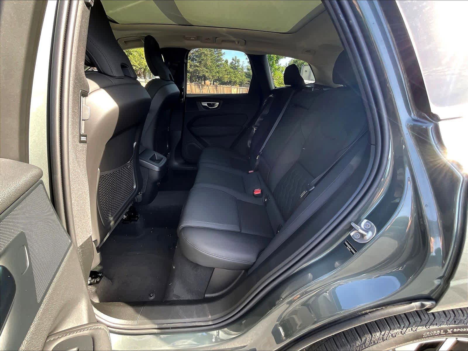 New 2026 Volvo XC60 B5 Plus w/ Protection Package Premier AWD/4WD image 12