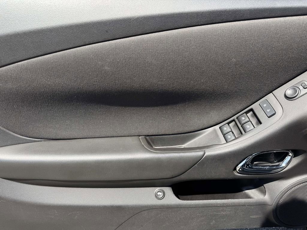 Used 2015 Chevrolet Camaro LT RWD image 13