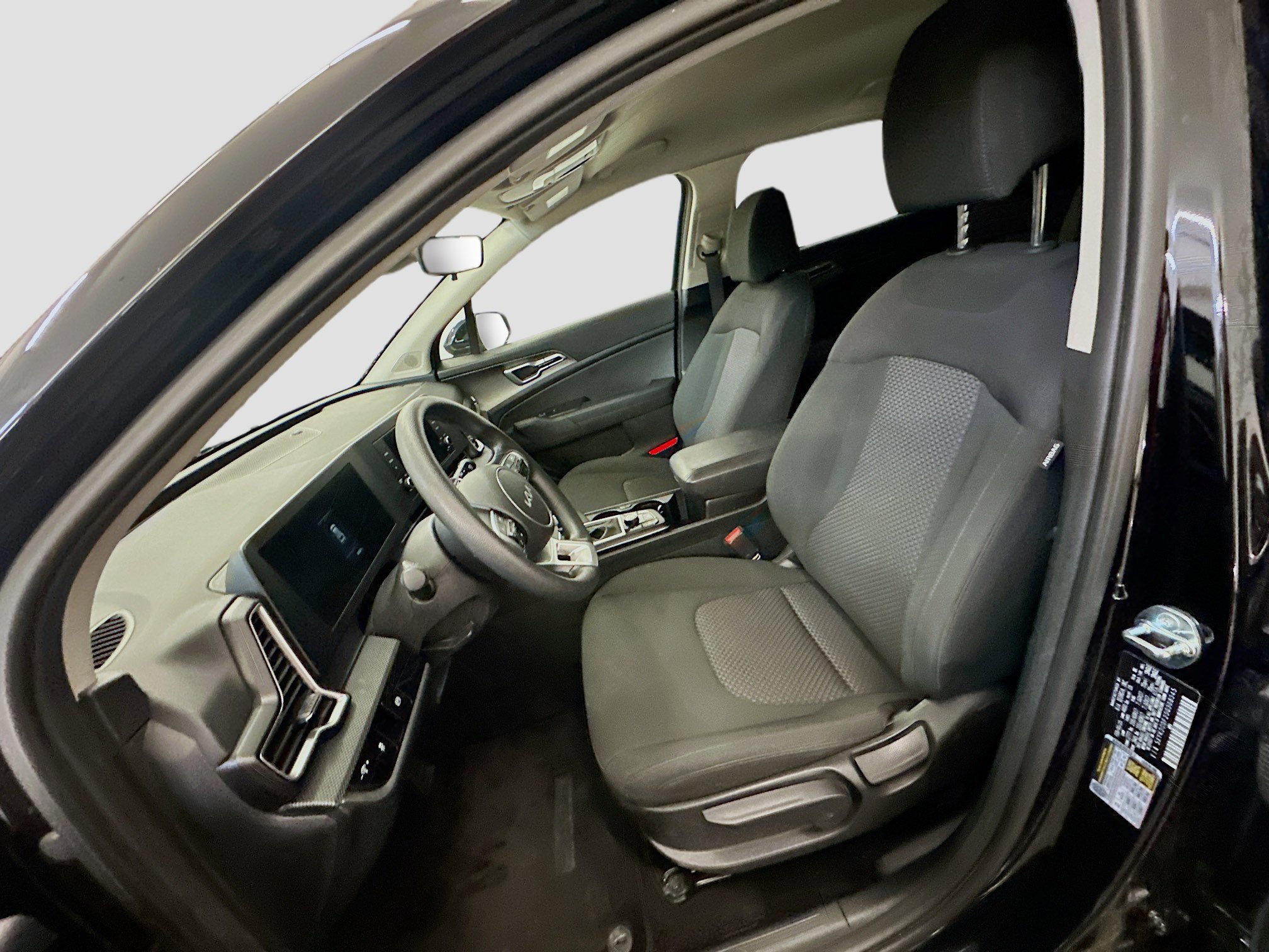 Used 2025 Kia Sportage LX image 13