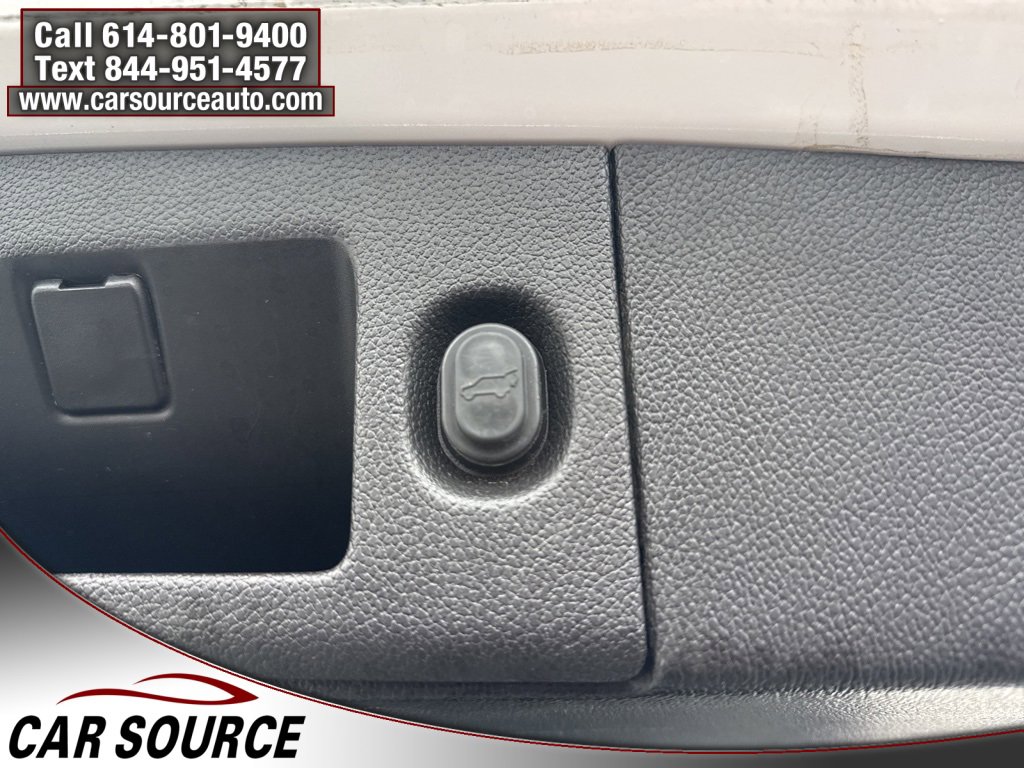 Used 2017 Chevrolet Suburban LT image 41