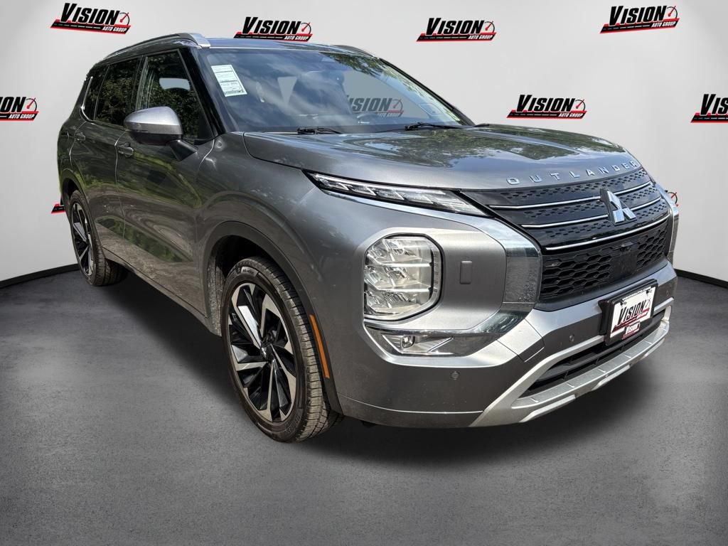 Used 2024 Mitsubishi Outlander SEL AWD/4WD image 3