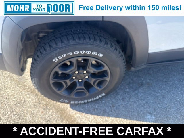 Used 2022 Jeep Cherokee Latitude w/ Sun & Sound Group AWD/4WD image 44
