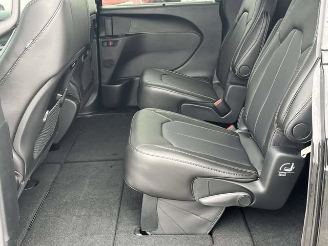 New 2026 Chrysler Pacifica Select w/ S Appearance Package FWD image 12