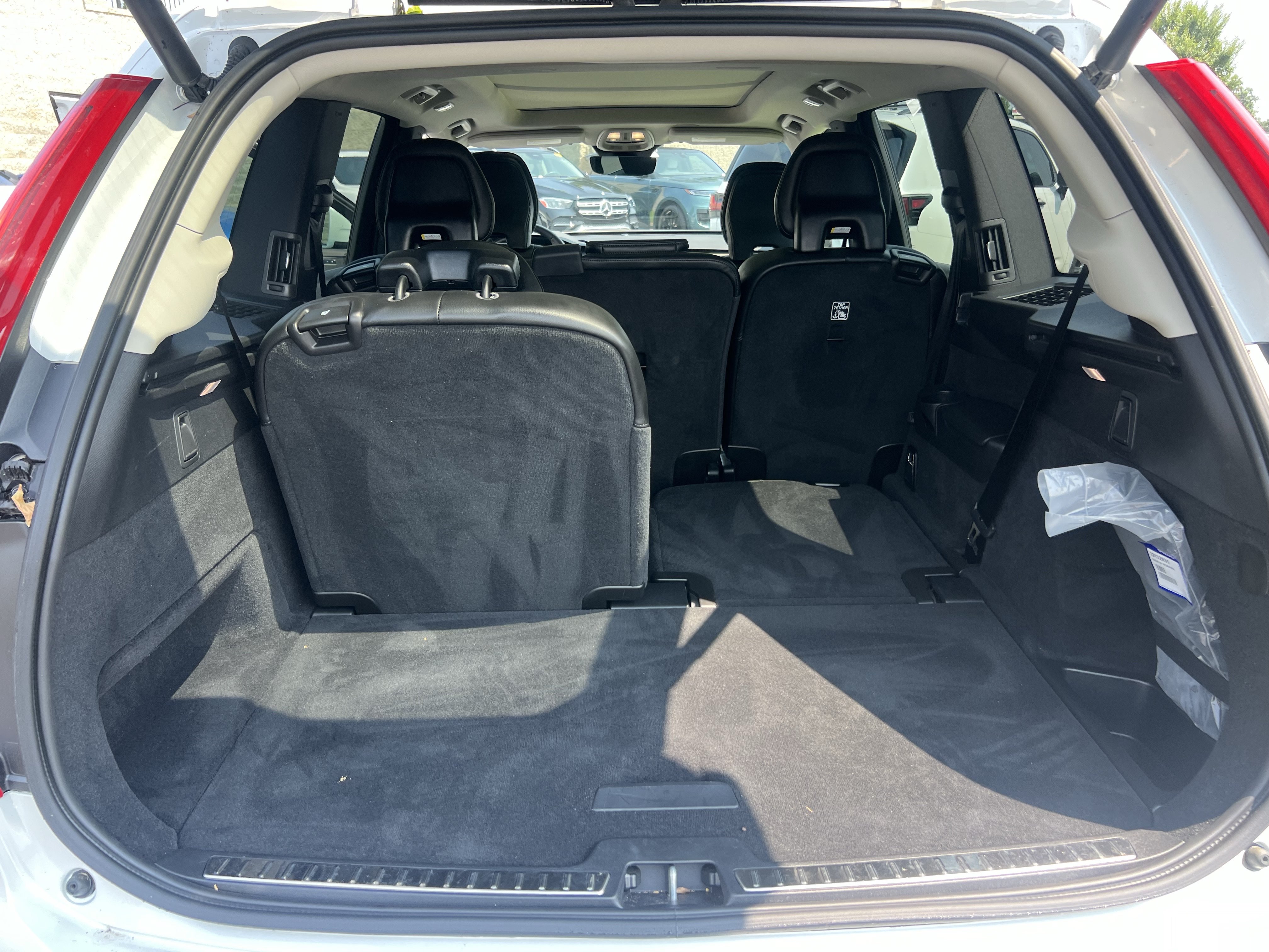 Used 2025 Volvo XC90 B5 Core AWD/4WD image 35