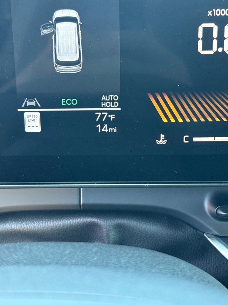 New 2027 Kia Carnival LX FWD image 13