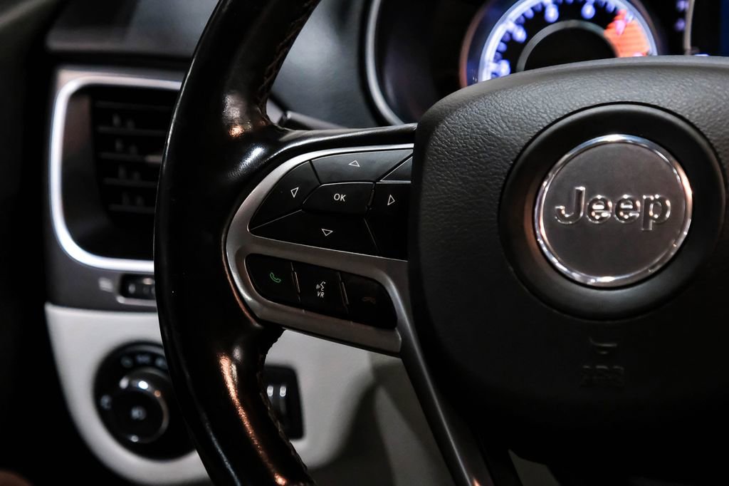 Used 2021 Jeep Cherokee Latitude Lux FWD image 18