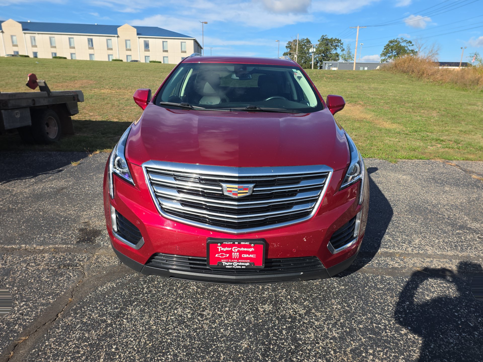 Used 2019 Cadillac XT5 Luxury AWD/4WD image 2