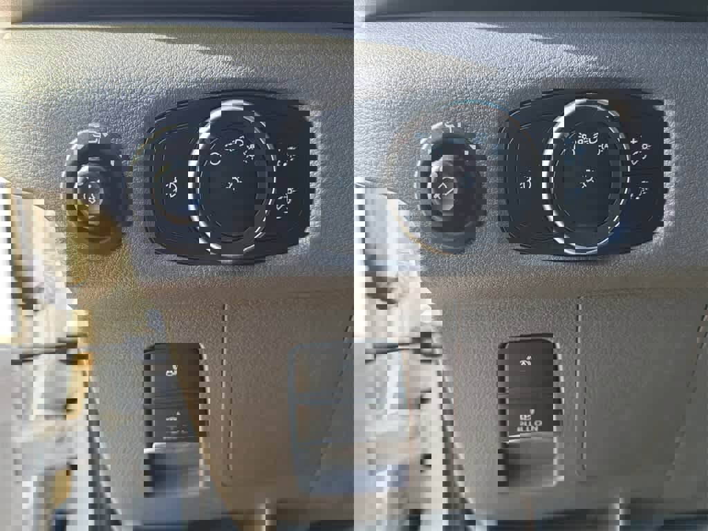 Used 2023 Ford Transit 350 XLT image 29