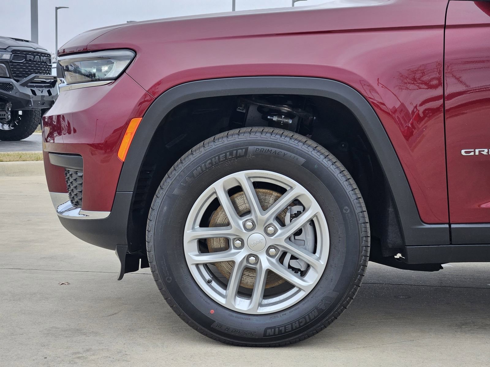 New 2025 Jeep Grand Cherokee L Laredo image 11