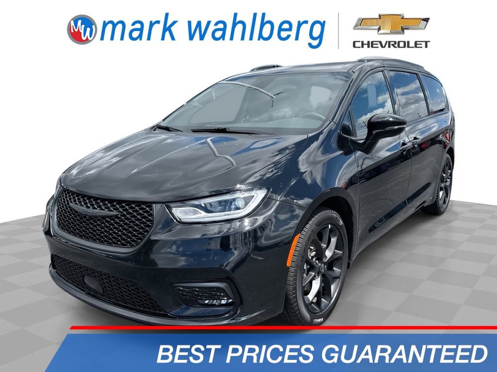 Used 2025 Chrysler Pacifica Limited FWD image 1