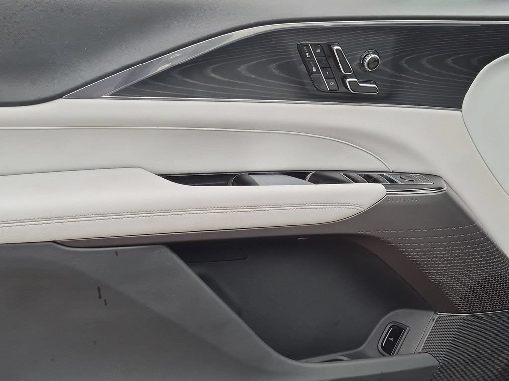Certified 2024 Cadillac Lyriq Luxury RWD image 15