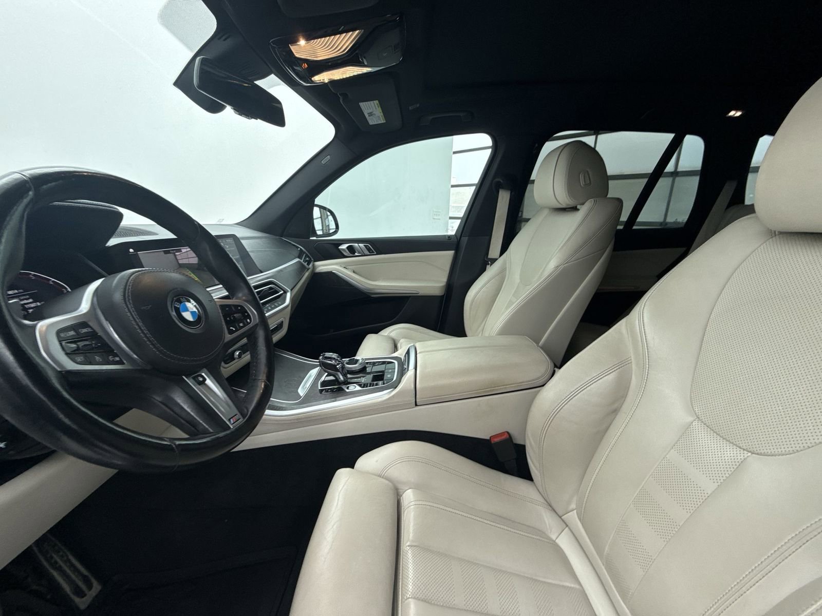 Used 2021 BMW X5 xDrive40i w/ M Sport Package image 11