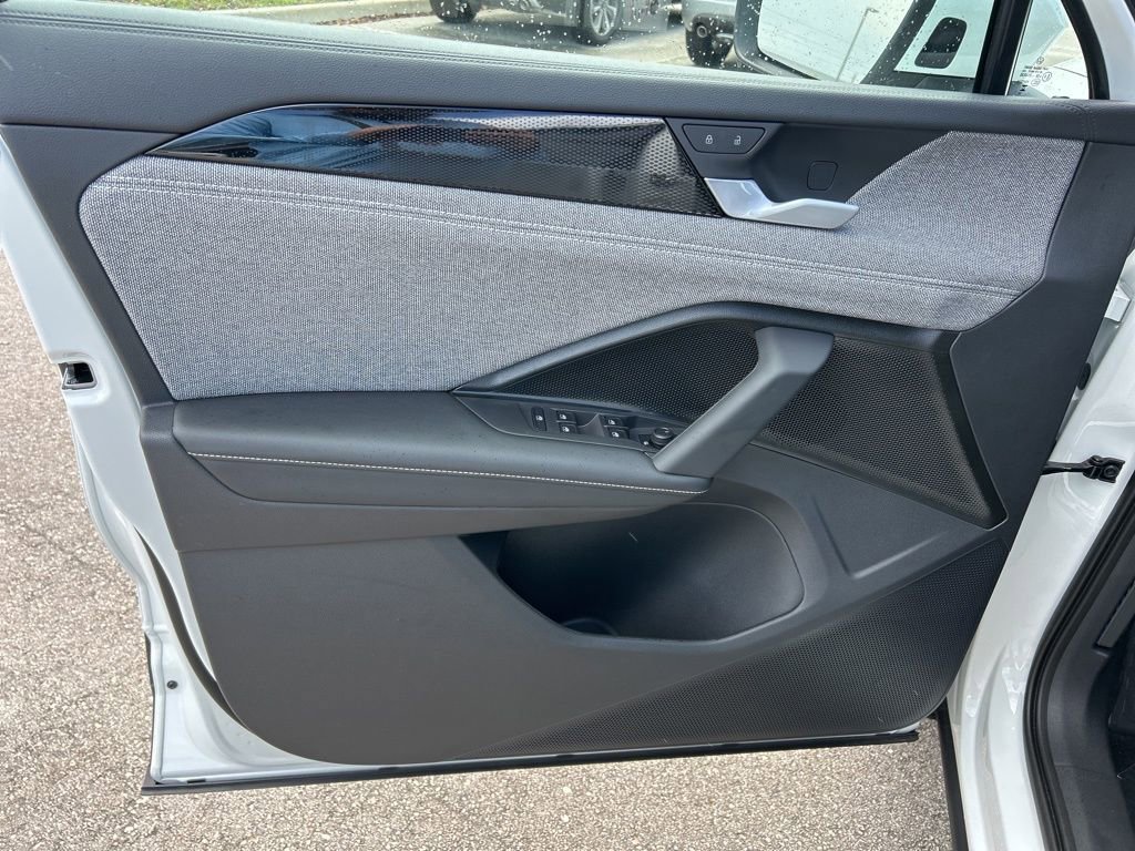 New 2025 Volkswagen Tiguan S image 10