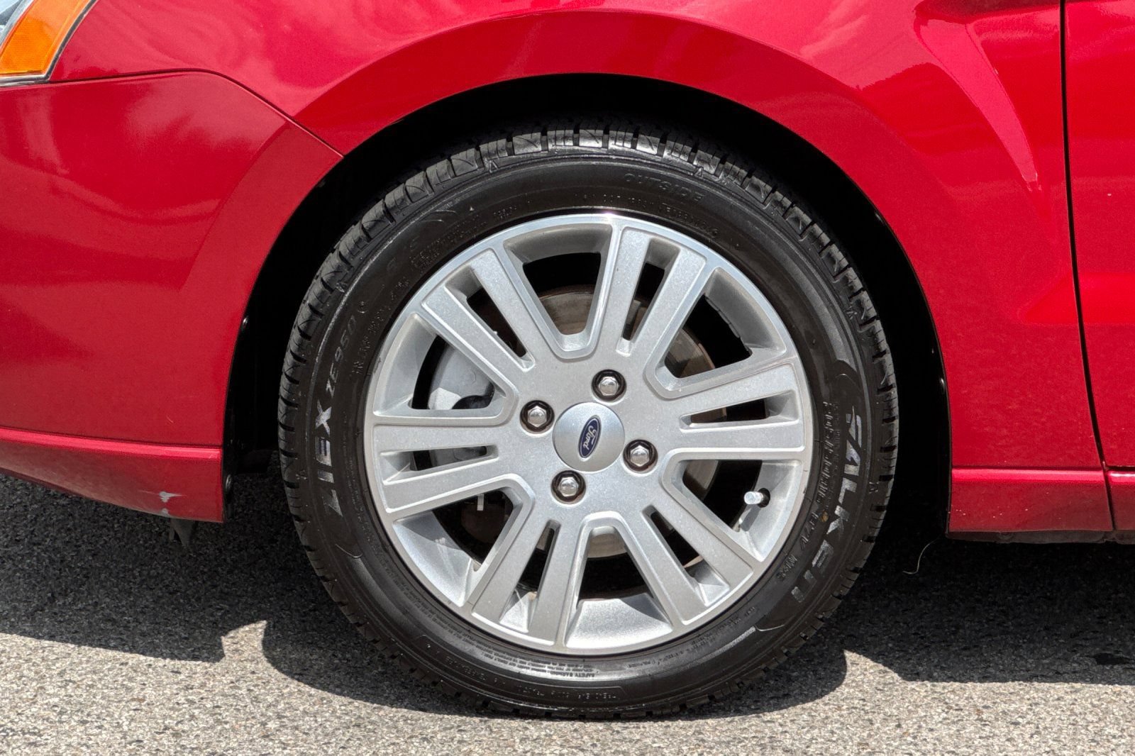 Used 2010 Ford Focus SEL FWD image 23