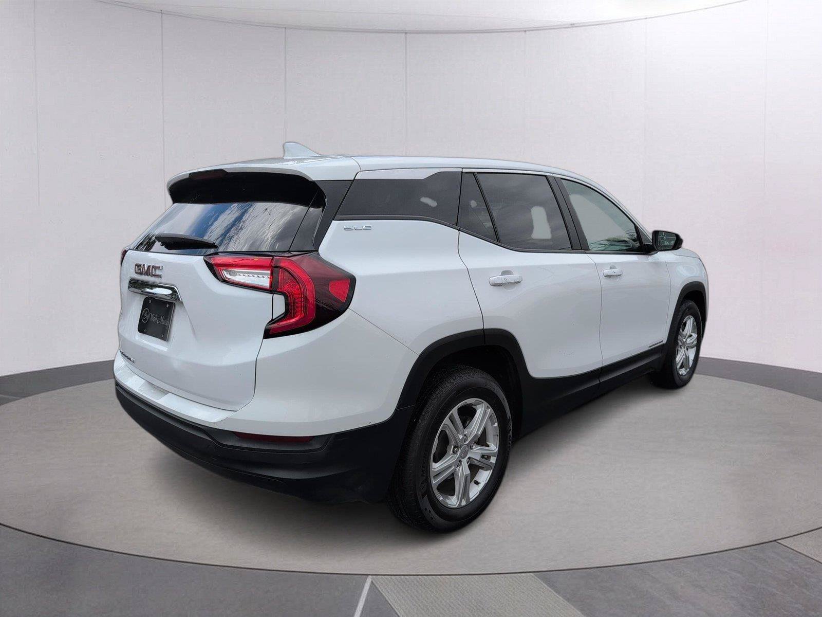 Used 2024 GMC Terrain SLE FWD image 7