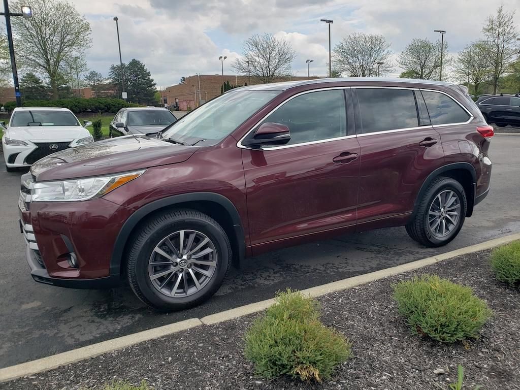 Used 2017 Toyota Highlander XLE image 5