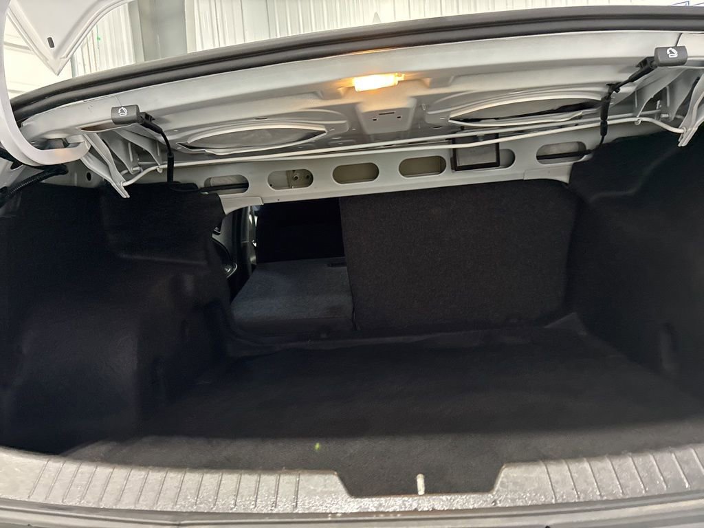 Used 2022 Chevrolet Malibu LT image 34