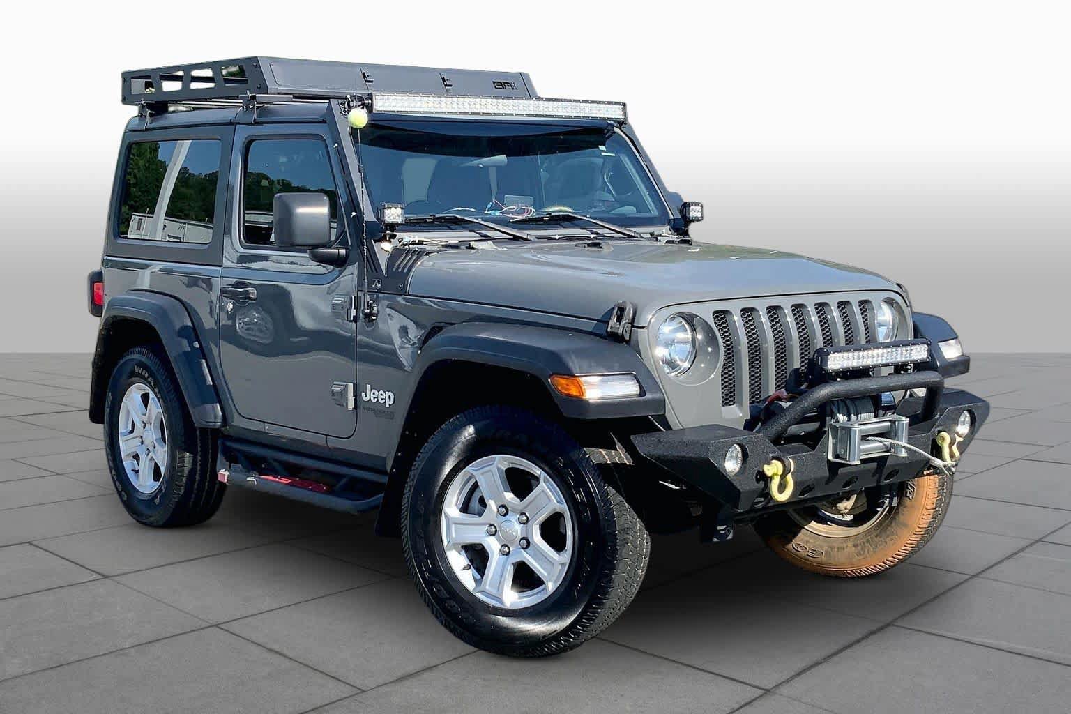 Used 2019 Jeep Wrangler Sport AWD/4WD image 3