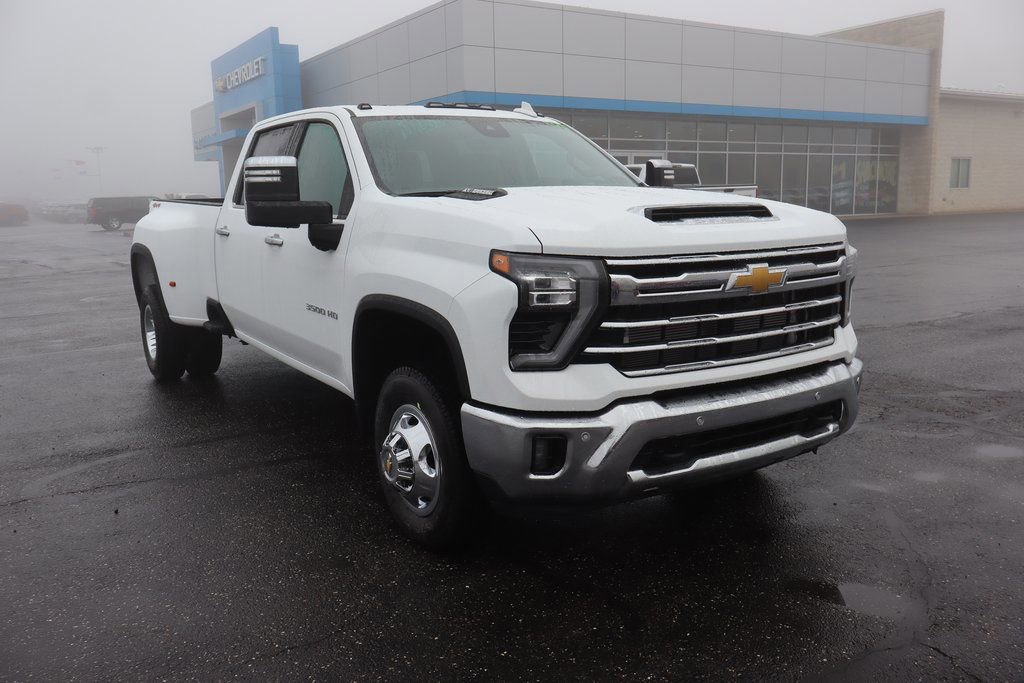 New 2026 Chevrolet Silverado 3500 LTZ w/ LTZ Convenience Package image 2