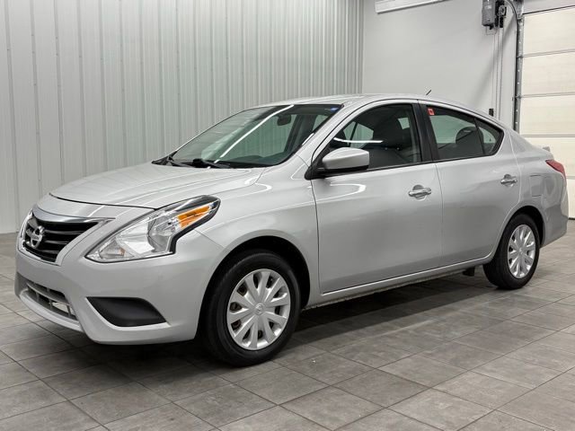 Used 2018 Nissan Versa SV FWD image 5