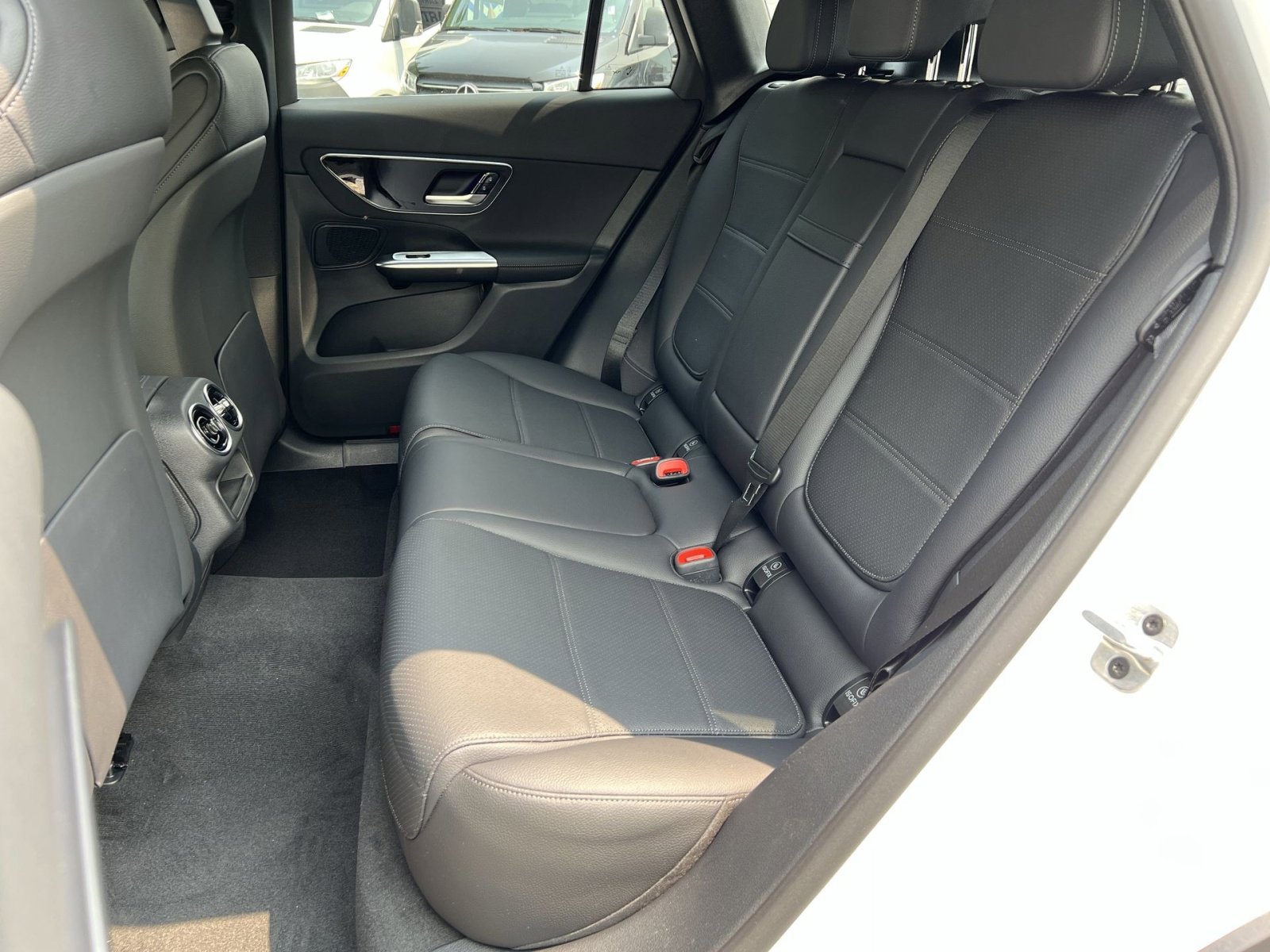 Certified 2025 Mercedes-Benz GLC 300 4MATIC image 23