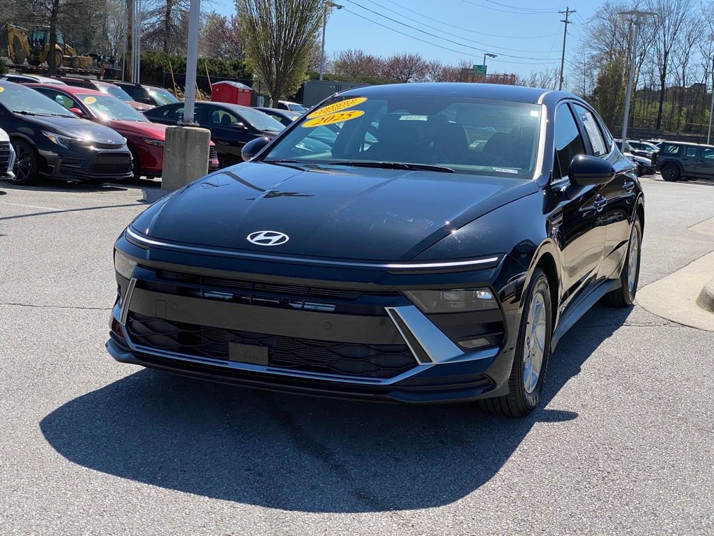New 2025 Hyundai Sonata SE FWD image 3