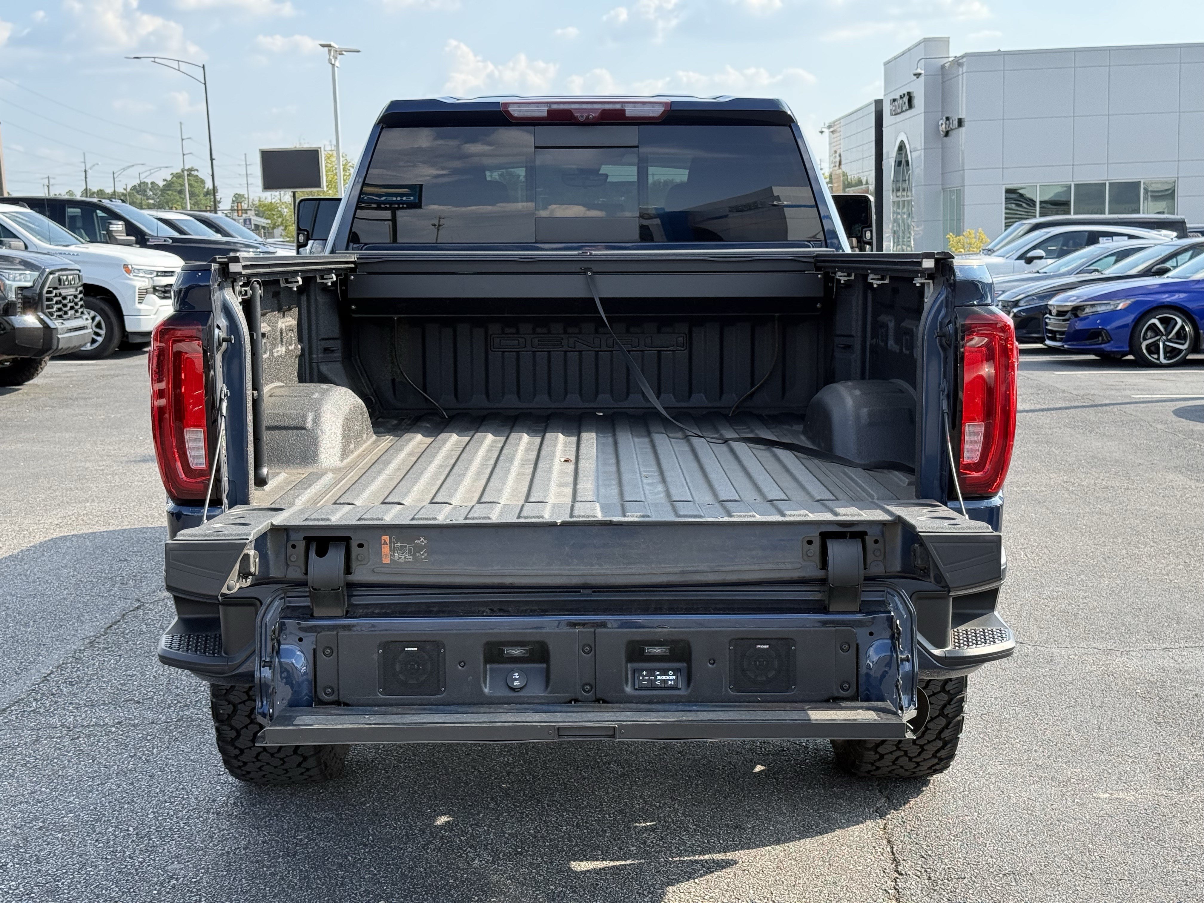 Used 2023 GMC Sierra 2500 Denali w/ Denali Ultimate Package AWD/4WD image 35