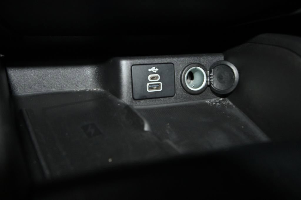 Used 2025 Ford Escape Platinum w/ Premium Technology Package AWD/4WD image 17