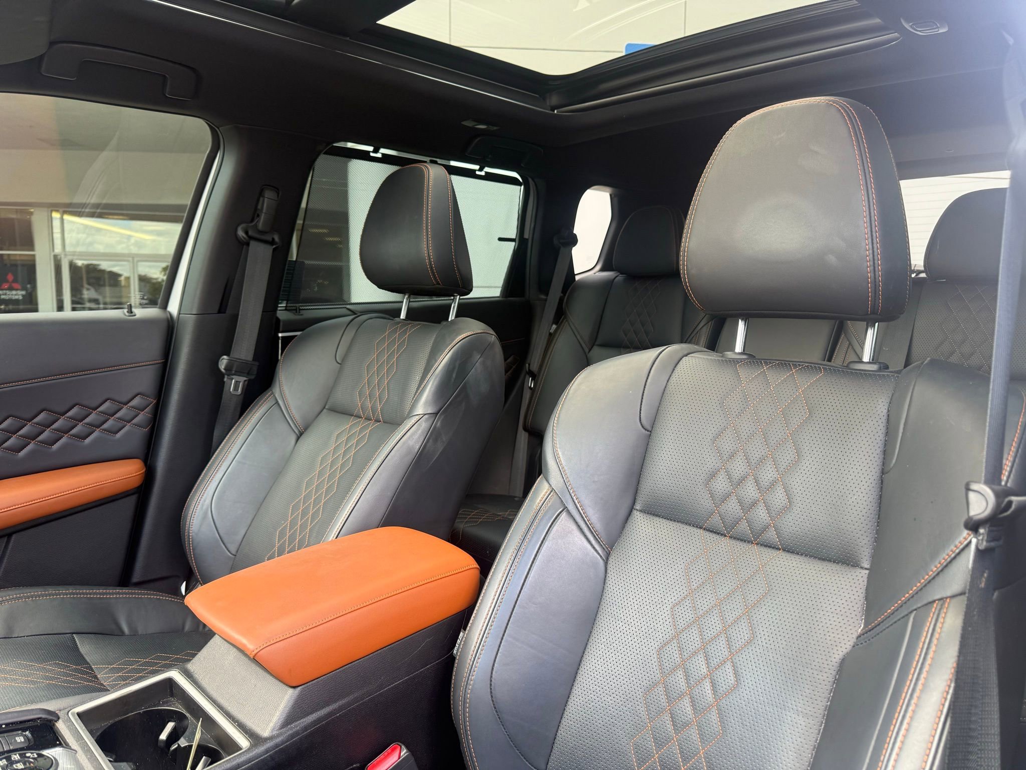 Used 2023 Mitsubishi Outlander SEL image 10