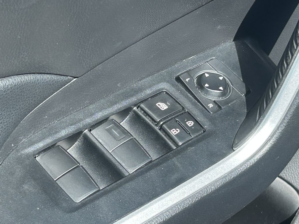 Used 2021 Toyota RAV4 XLE AWD/4WD image 27