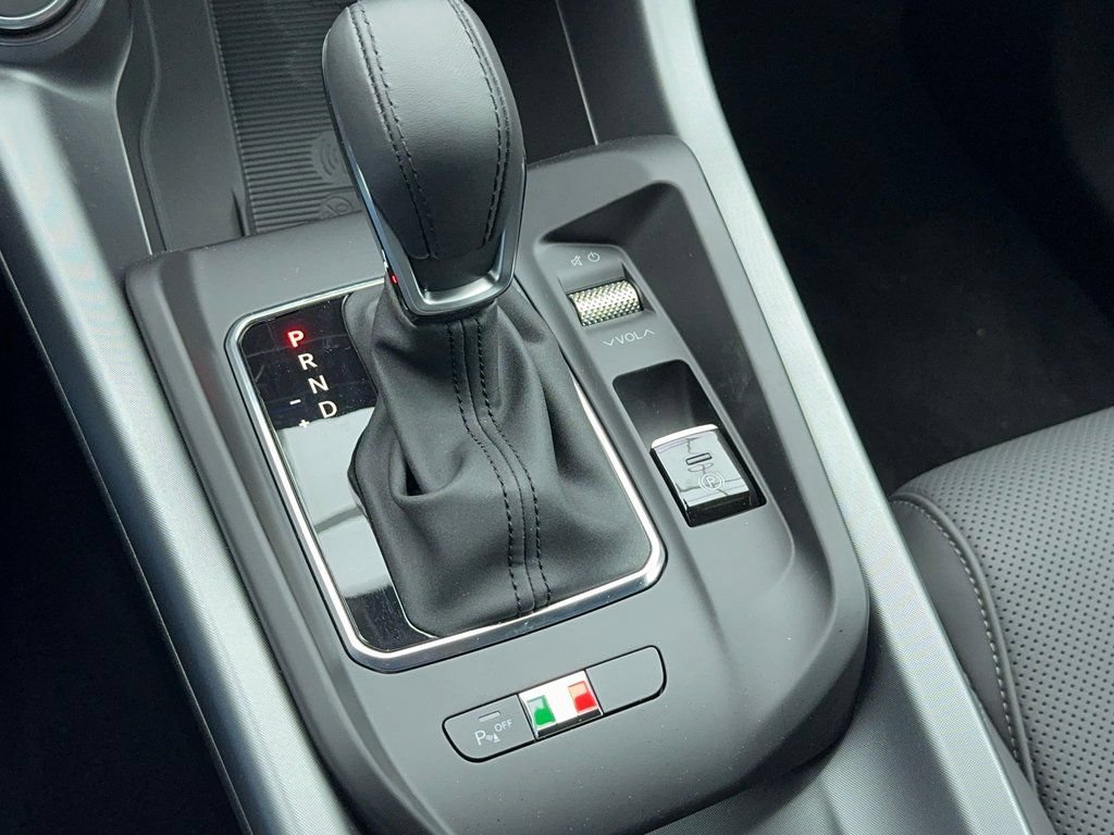 New 2025 Alfa Romeo Tonale w/ Premium Package AWD/4WD image 30