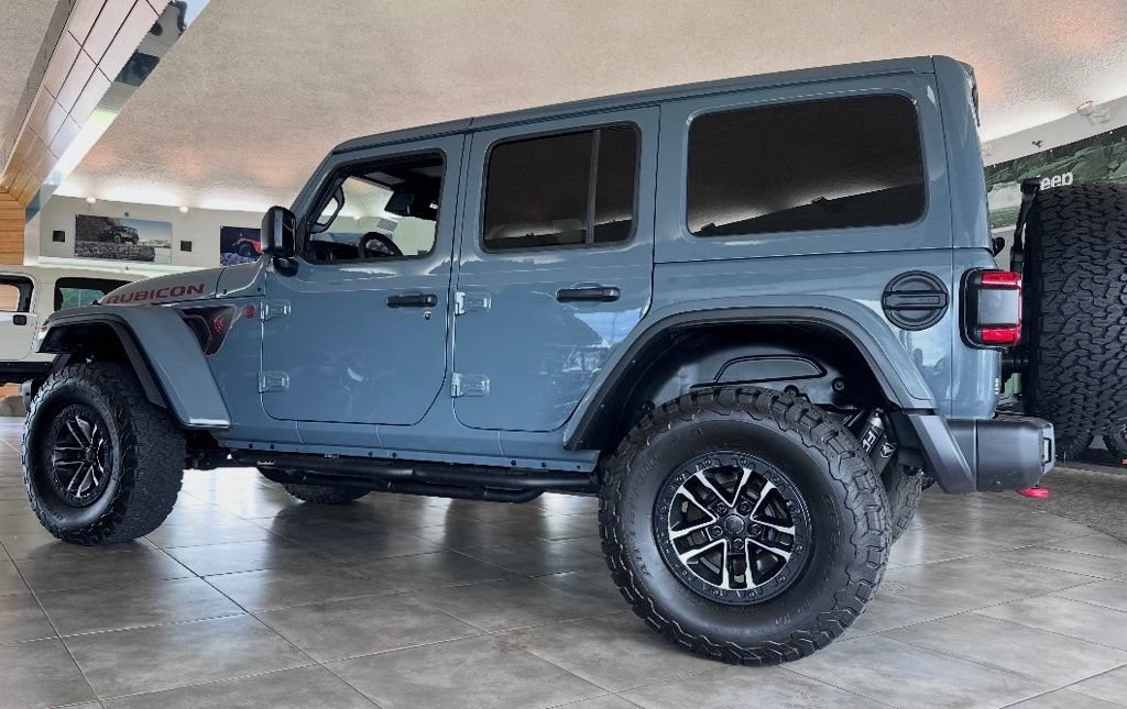 Used 2024 Jeep Wrangler Unlimited Rubicon AWD/4WD image 6