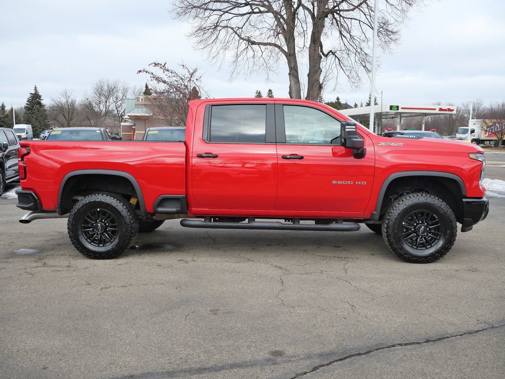 Used 2025 Chevrolet Silverado 2500 ZR2 w/ Technology Package AWD/4WD image 11
